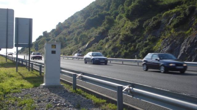 El radar ubicado en el punto kilométrico 128 de la A-15, a su paso por Lekunberri El radar ubicado en el punto kilométrico 128 de la A-15, a su paso por Lekunberri