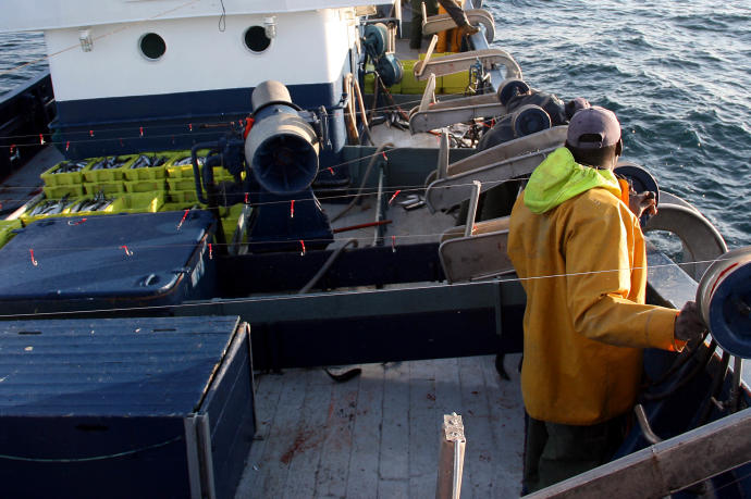 Los armadores rechazan la propuesta de recorte de cuotas pesqueras para 2022