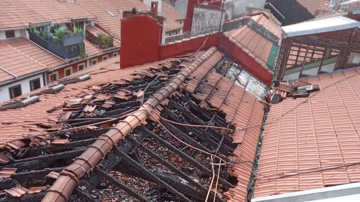 Así han quedado los tejados tras el incendio en el Casco Viejo de Bilbao