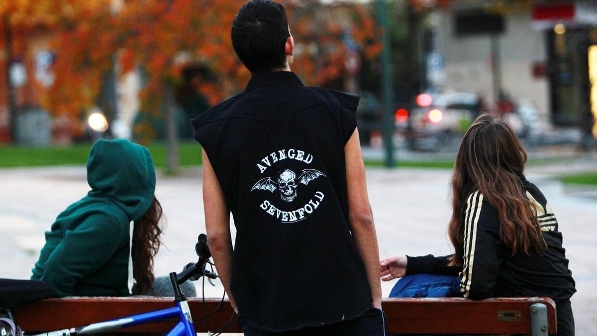 Tres adolescentes, en un parque