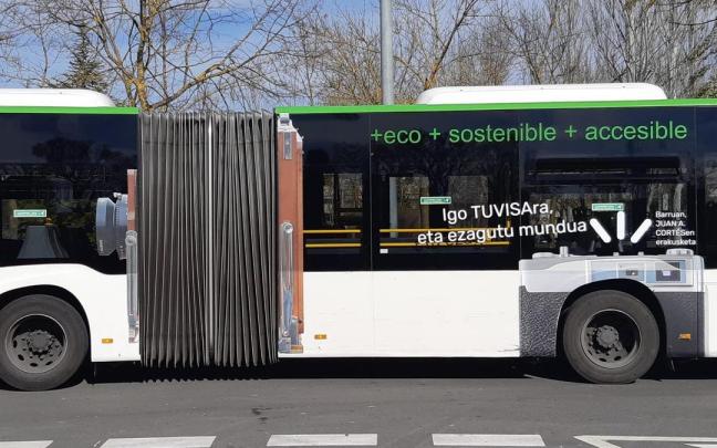Museo bat Tuvisako autobus batean
