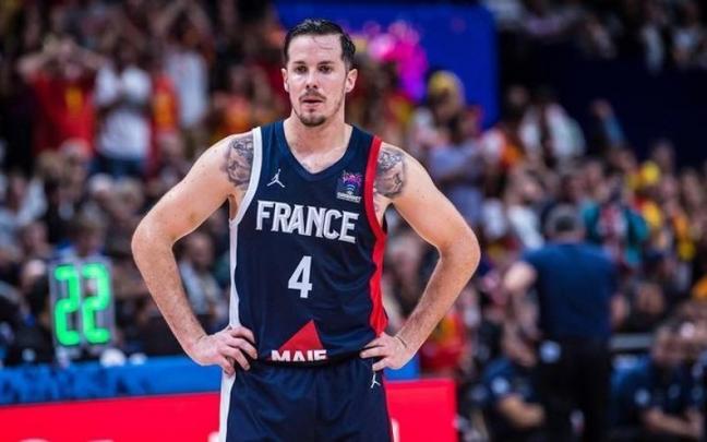 El base Thomas Heurtel con la selecci&oacute;n francesa en el Eurobasket 2022.