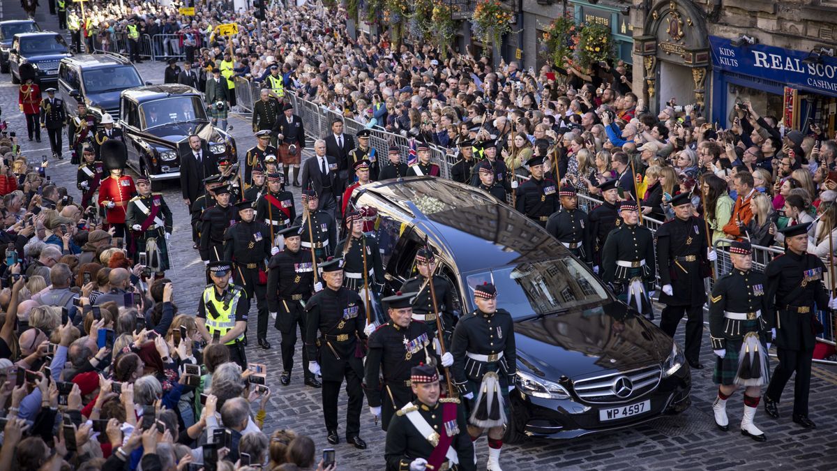Cortejo fúnebre de Isabel II en Edimburgo