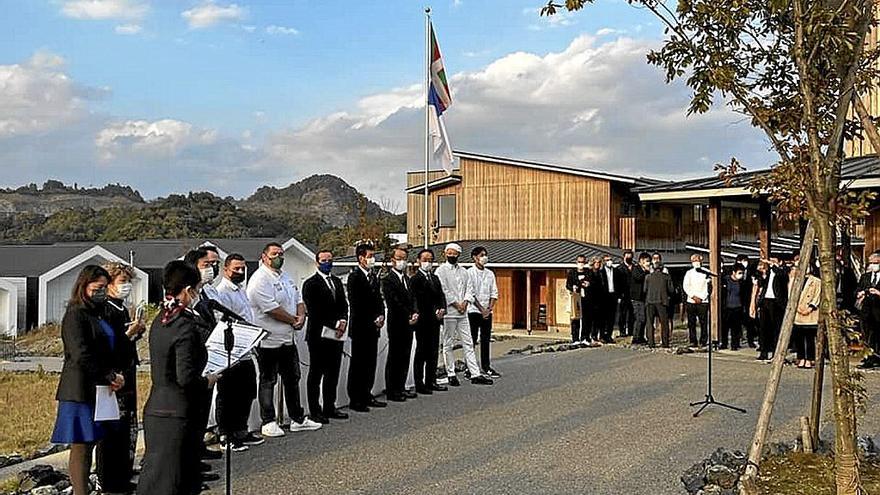 Cocineros y autoridades, durante la inauguración del nuevo espacio gastronómico.