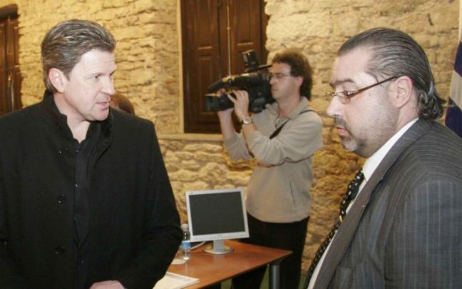 Piterman y Nereo, tras una de las juntas del Deportivo Alav&eacute;s.