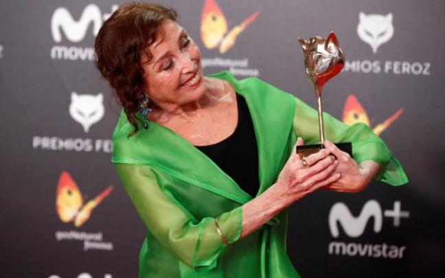 Verónica Forqué, con el premio Feroz honorífico.