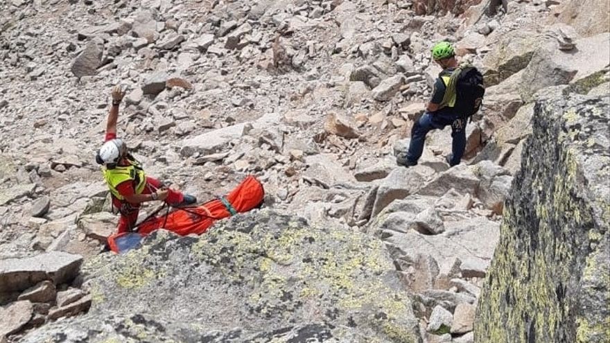 Rescate del cuerpo de un senderista en Gredos.