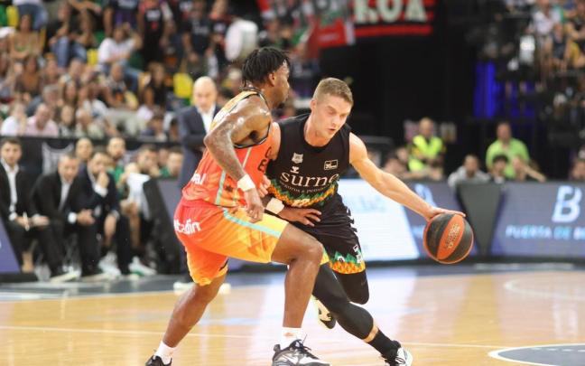Ludde Hakanson, en el duelo ante el Valencia Basket.