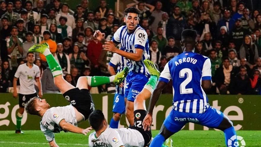 Abqar y Arroyo, durante el partido entre el Racing de Santander y el Alavés disputado en noviembre en El Sardinero