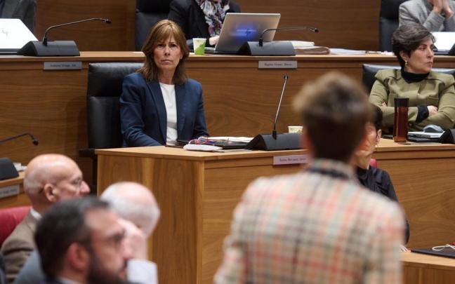 Uxue Barkos, durante la intervención de María Chivite este jueves en el Parlamento de Navarra.