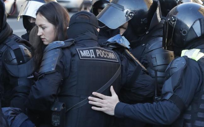 Polic&iacute;as rusos