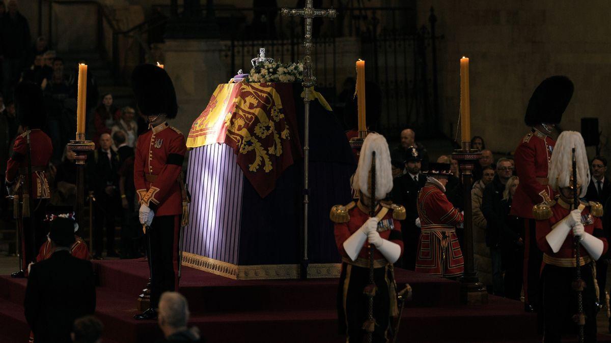 Capilla ardiente de la reina Isabel II en Westminster Hall