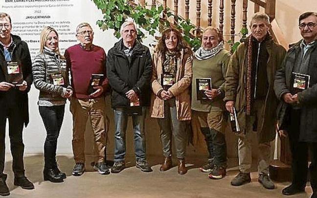 Imagen de algunos de los premiados. Imagen de algunos de los premiados.