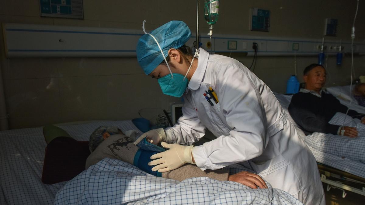 Tratamiento de pacientes de covid-19 en Fuyang, China.