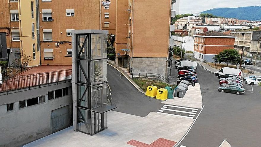 El ascensor entrará en funcionamiento enseguida.