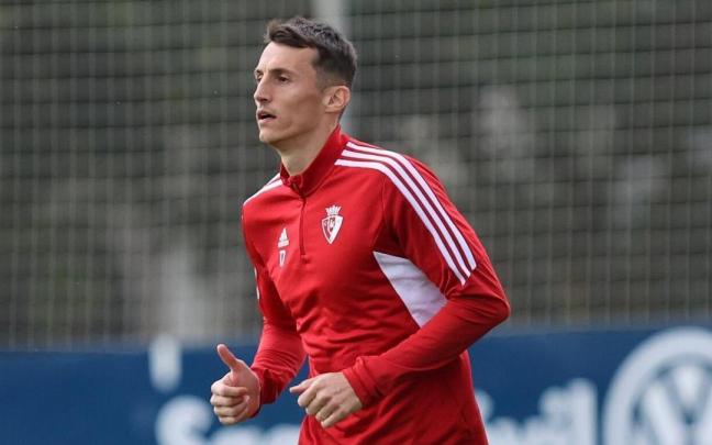 Ante Budimir, en un entrenamiento de Osasuna en Tajonar. Ante Budimir, en un entrenamiento de Osasuna en Tajonar.