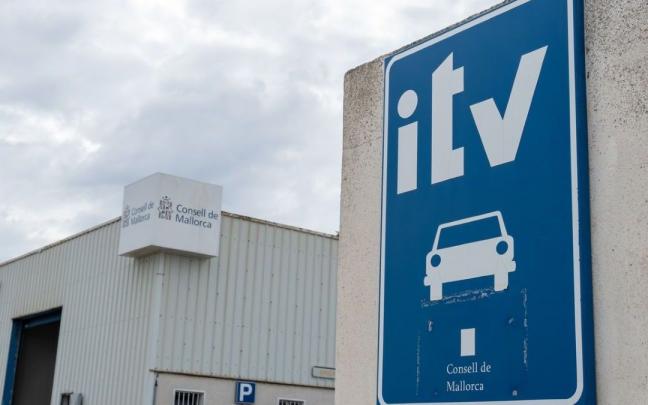 Los vehículos con más de diez años deben pasar una ITV al año.