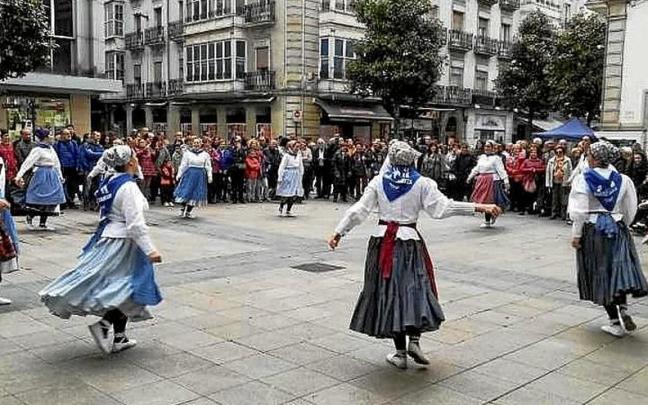 Actuación en el Kantuz Dantzaz de mayo de 2019. Actuación en el Kantuz Dantzaz de mayo de 2019.
