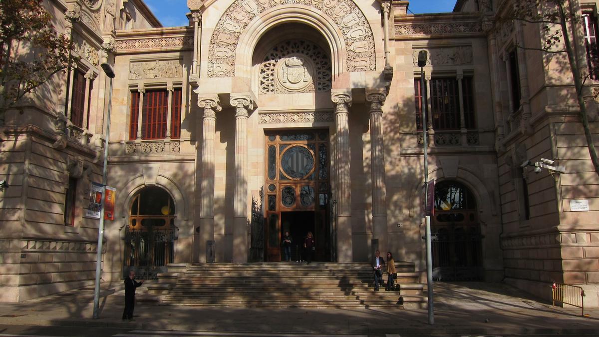Fachada del Palau de Justícia, sede del TSJC y de la Audiencia de Barcelona,