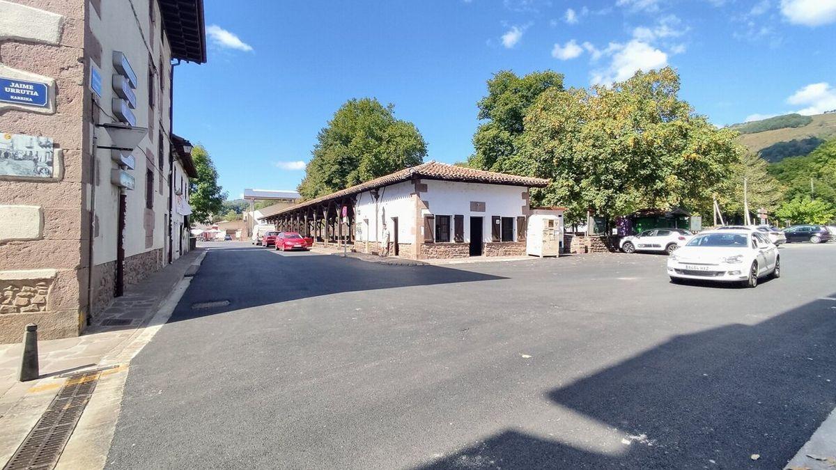 Parte de la calle Giltxaurdi, de Elizondo, ha sido asfaltada.