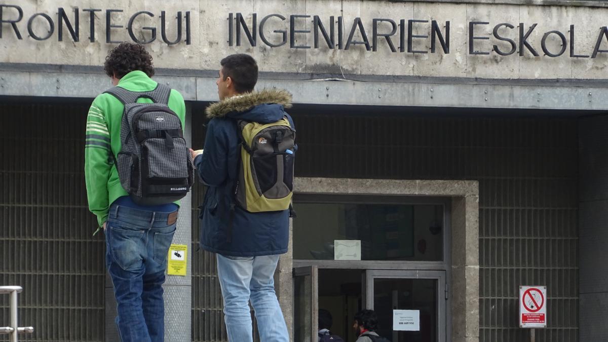 El abandono de la carrera llega al 13% de los estudiantes universitarios en el Estado.