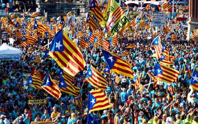Imagen de archivo de una manifestación de la Diada. Imagen de archivo de una manifestación de la Diada.