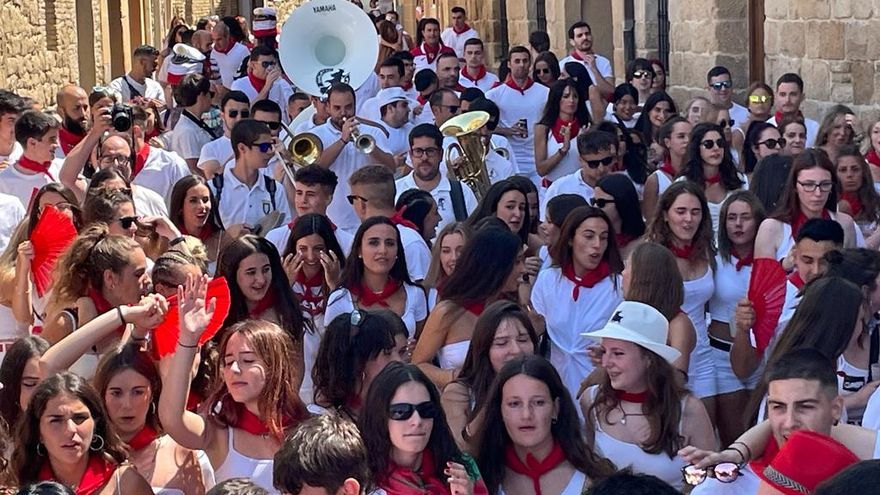 Ambiente en Larraga en el inicio de sus fiestas.