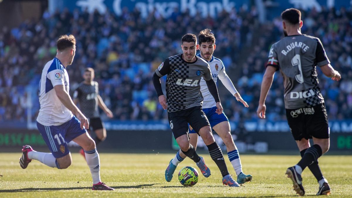 Toni Moya, uno de los protagonistas en La Romareda.