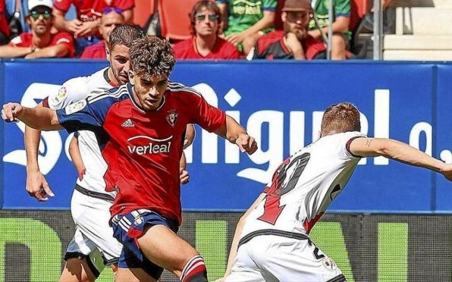 Ez Abde, en plena jugada que deriv&oacute; en el segundo gol de Osasuna, el definitivo 2-1.