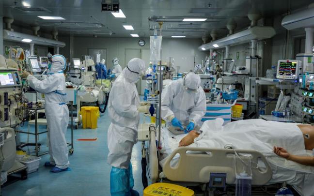 Pacientes con coronavirus en un hospital de China. Pacientes con coronavirus en un hospital de China.