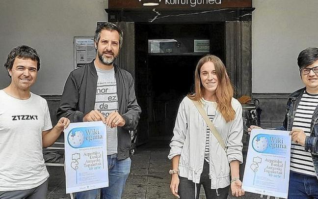 Udaleko eta Kulturazeko ordezkariak ekimena aurkezten. | ARGAZKIA: N.G. Udaleko eta Kulturazeko ordezkariak ekimena aurkezten. | ARGAZKIA: N.G.