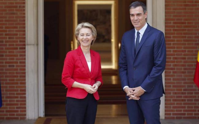 Pedro Sánchez, junto a la presidenta de la CE, Ursula von der Leyen, en una imagen de archivo. Pedro Sánchez, junto a la presidenta de la CE, Ursula von der Leyen, en una imagen de archivo.