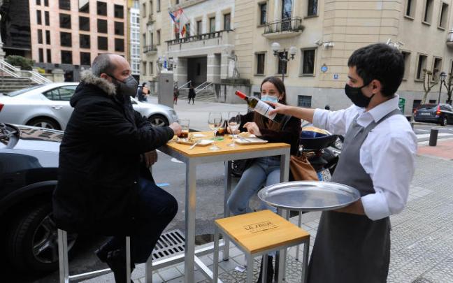 Terraza exterior de un bar.