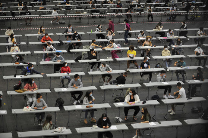 Estudiantes durante la Selectividad del año pasado.