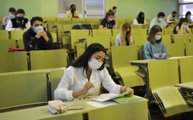 Estudiantes realizando la prueba de Selectividad.