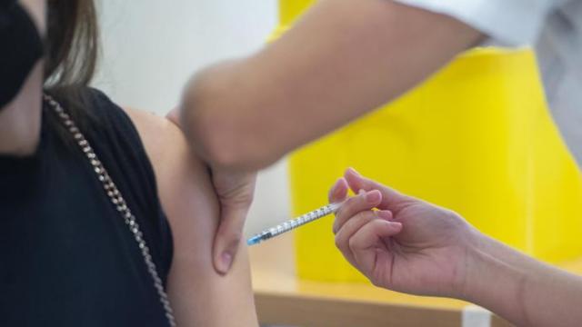 Osakidetza comenzará este lunes a dar citas para la segunda dosis de la vacuna de Janssen