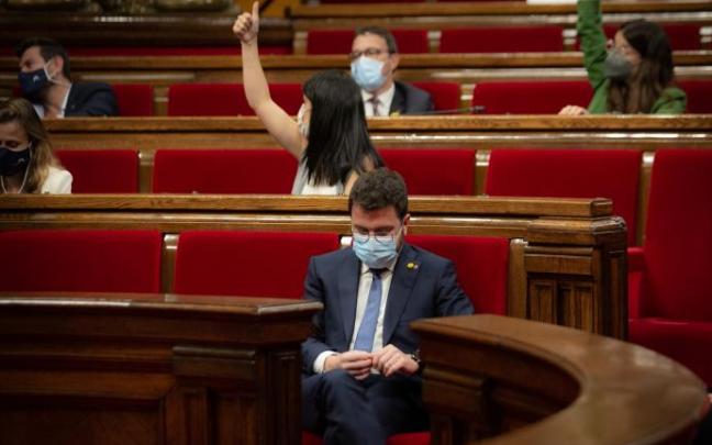 El presidente catalán, Pere Aragonès, en el Parlament. El presidente catalán, Pere Aragonès, en el Parlament.