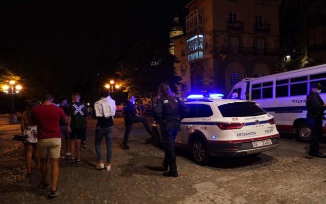 Bajan un 30% las denuncias por infringir las medidas anticovid en Euskadi Bajan un 30% las denuncias por infringir las medidas anticovid en Euskadi