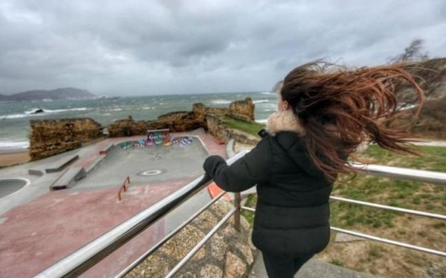 El aviso se prolongará durante toda la jornada del lunes