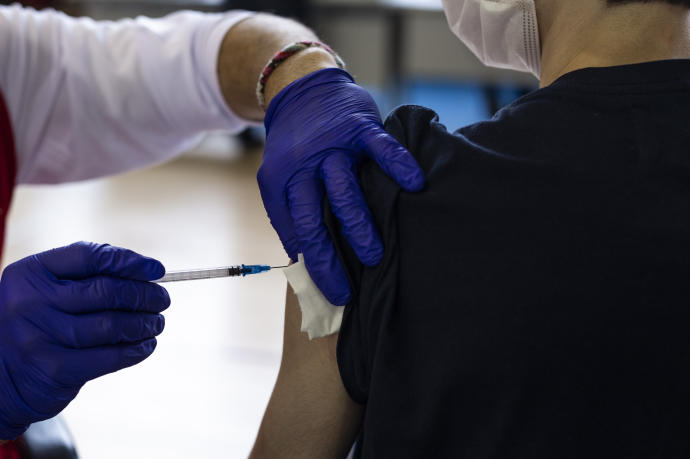 Sánchez anuncia la tercera dosis de la vacuna para los mayores de 60 años