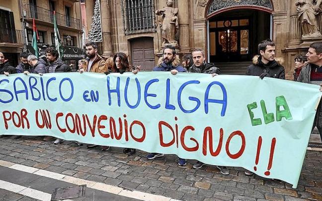 La plantilla de Sabico sigue en huelga