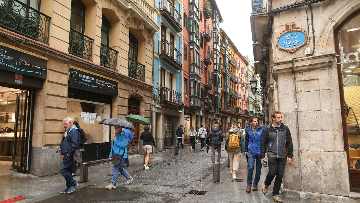 Bilbao frena la proliferación de hoteles en el Casco Viejo