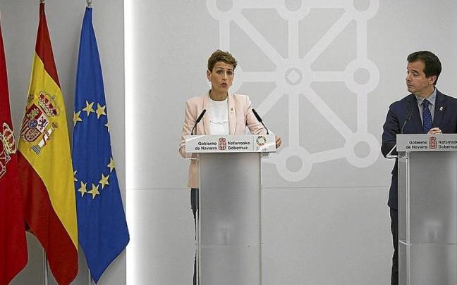 María Chivite y Mikel Irujo, ayer en la sede del Palacio de Navarra. María Chivite y Mikel Irujo, ayer en la sede del Palacio de Navarra.