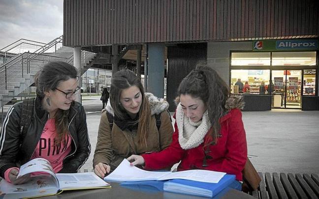 Las mujeres jóvenes tienen más dificultades para acceder a una vivienda que los hombres. | FOTO: PABLO VIÑAS