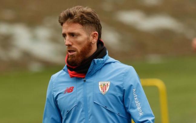 Iker Muniain, en un entrenamiento de esta semana en Lezama.