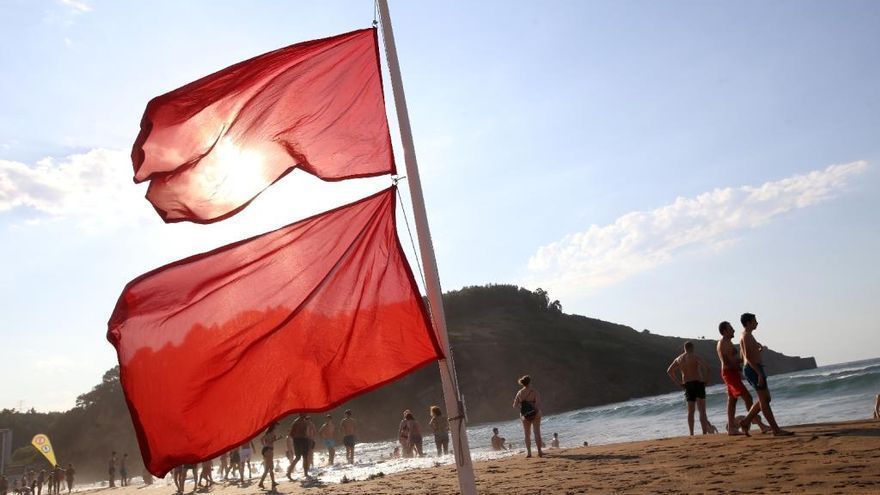 Bandera roja en varias playas de Bizkaia