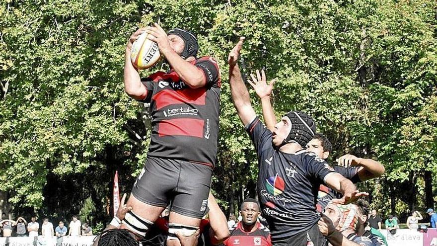 El Gaztedi logró ayer la primera victoria en Pamplona.