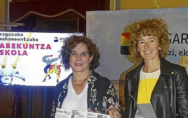 La edil de Igualdad, Ainhoa Lete, y la técnica María Salsamendi