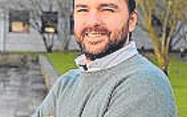 Álex Remiro e Imanol Alguacil, en el entrenamiento de ayer. | FOTO: EFE
