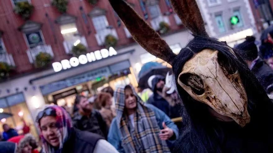 Desfile por Samhain en Irlanda.